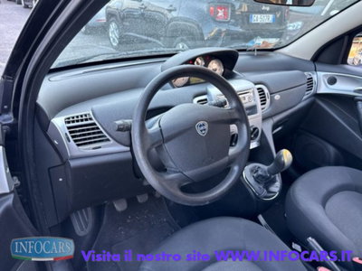 Lancia Ypsilon 1.3 MJT 75 CV Unyca (8)