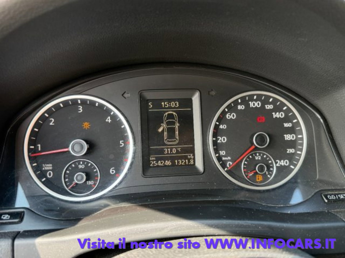 Volkswagen Tiguan 2.0 TDI 140 CV 4MOTION Sport & Style (11)