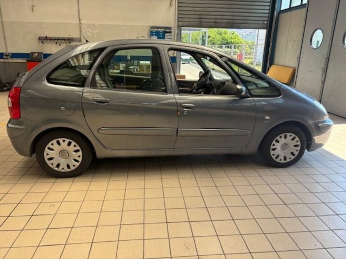 Citroen Xsara Picasso 1.8 16V Elegance Bi Energy G (7)