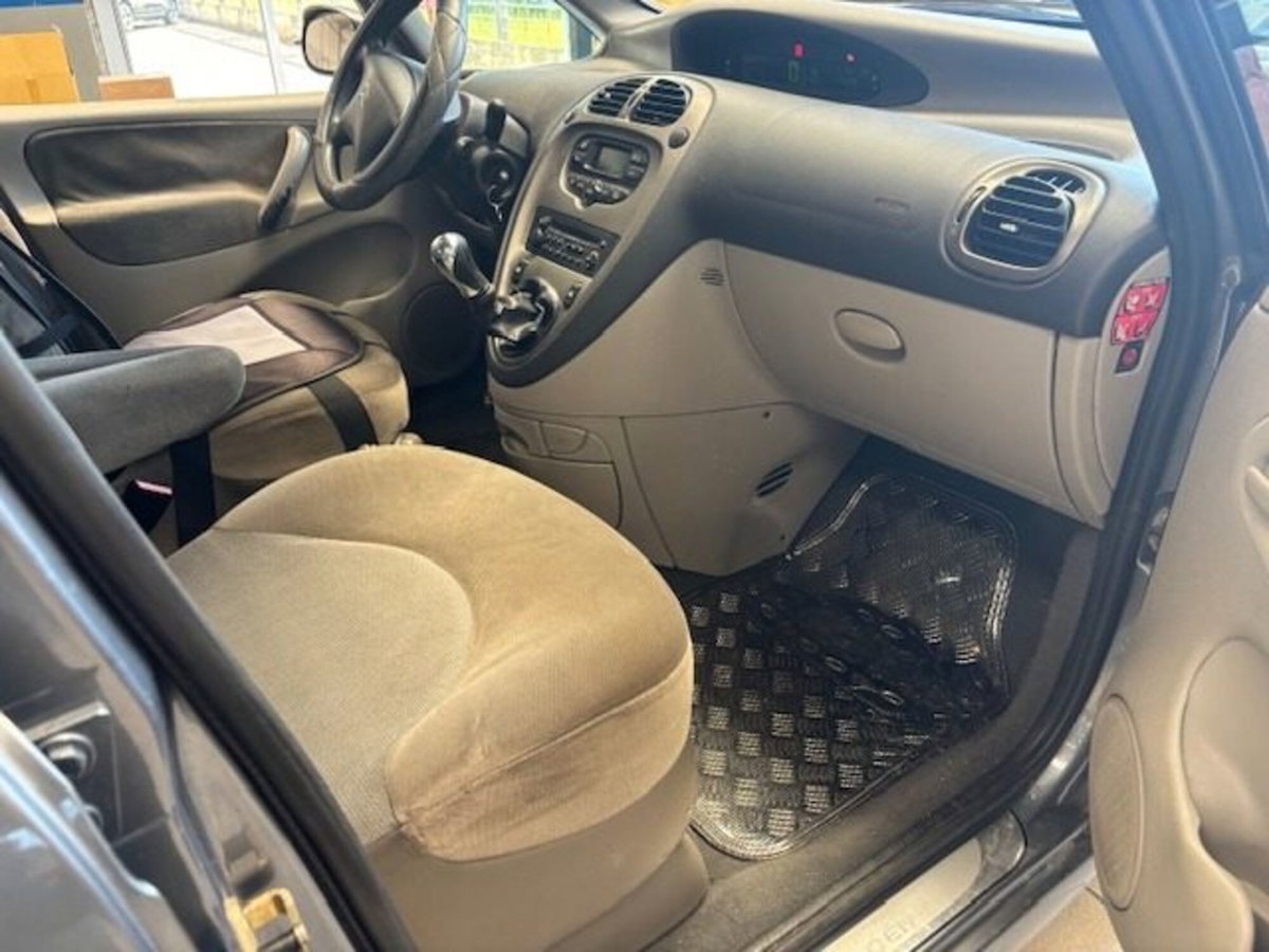 Citroen Xsara Picasso 1.8 16V Elegance Bi Energy G (9)