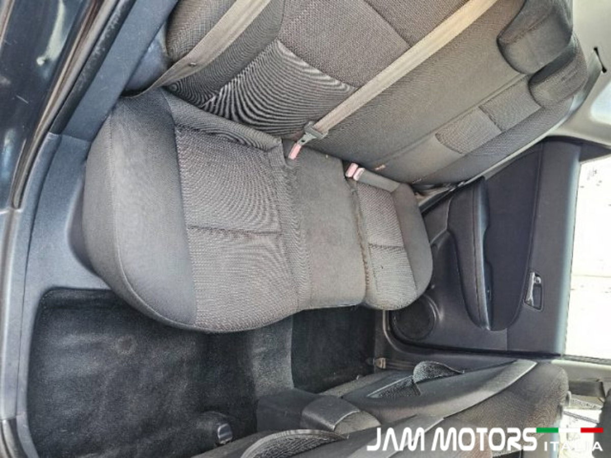 Hyundai i30 1.4 Comfort (13)