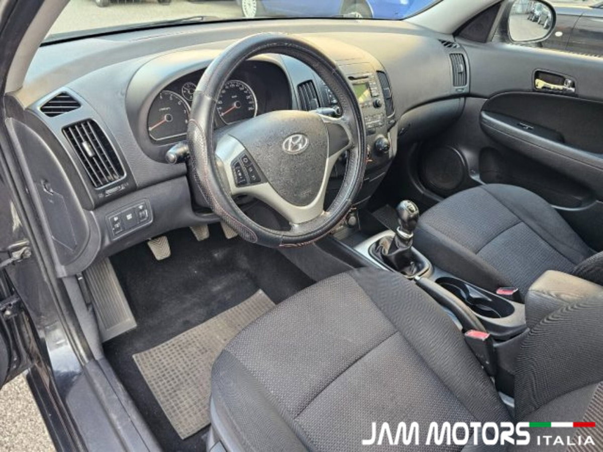 Hyundai i30 1.4 Comfort (7)