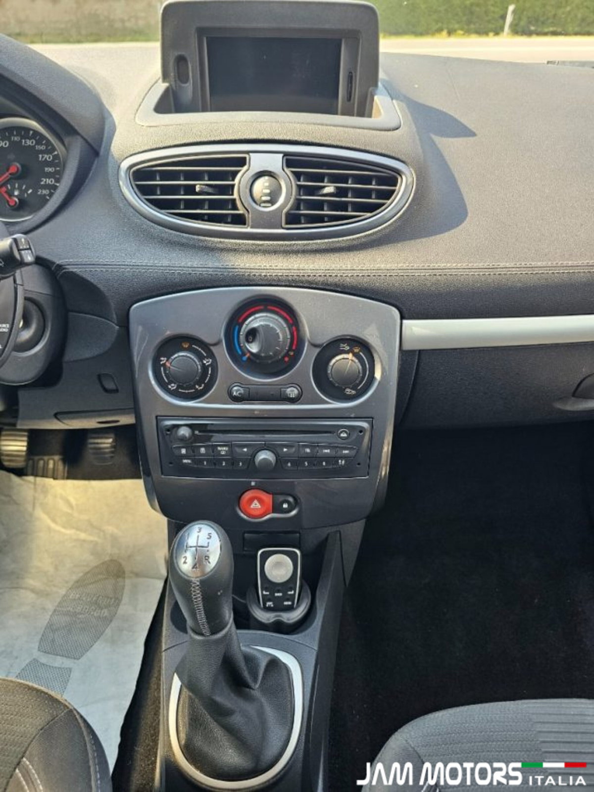 Renault Clio 1.5 dCi 75CV 3 porte 20th Anniversario (12)