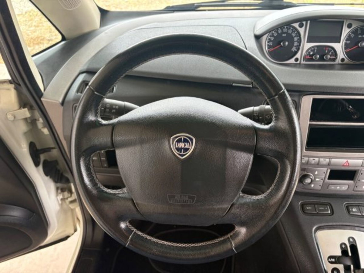 Lancia Musa 1.4 16V Gold (17)