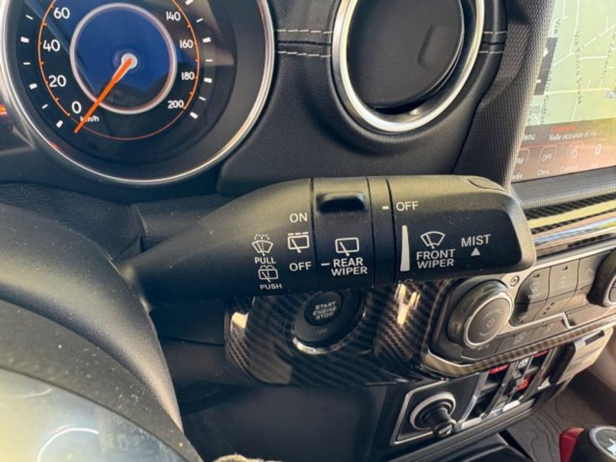 Jeep Wrangler Unlimited 2.2 Mjt II Sahara (19)