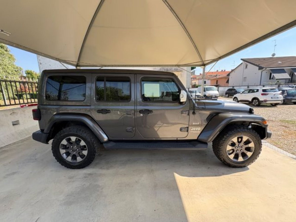 Jeep Wrangler Unlimited 2.2 Mjt II Sahara (8)