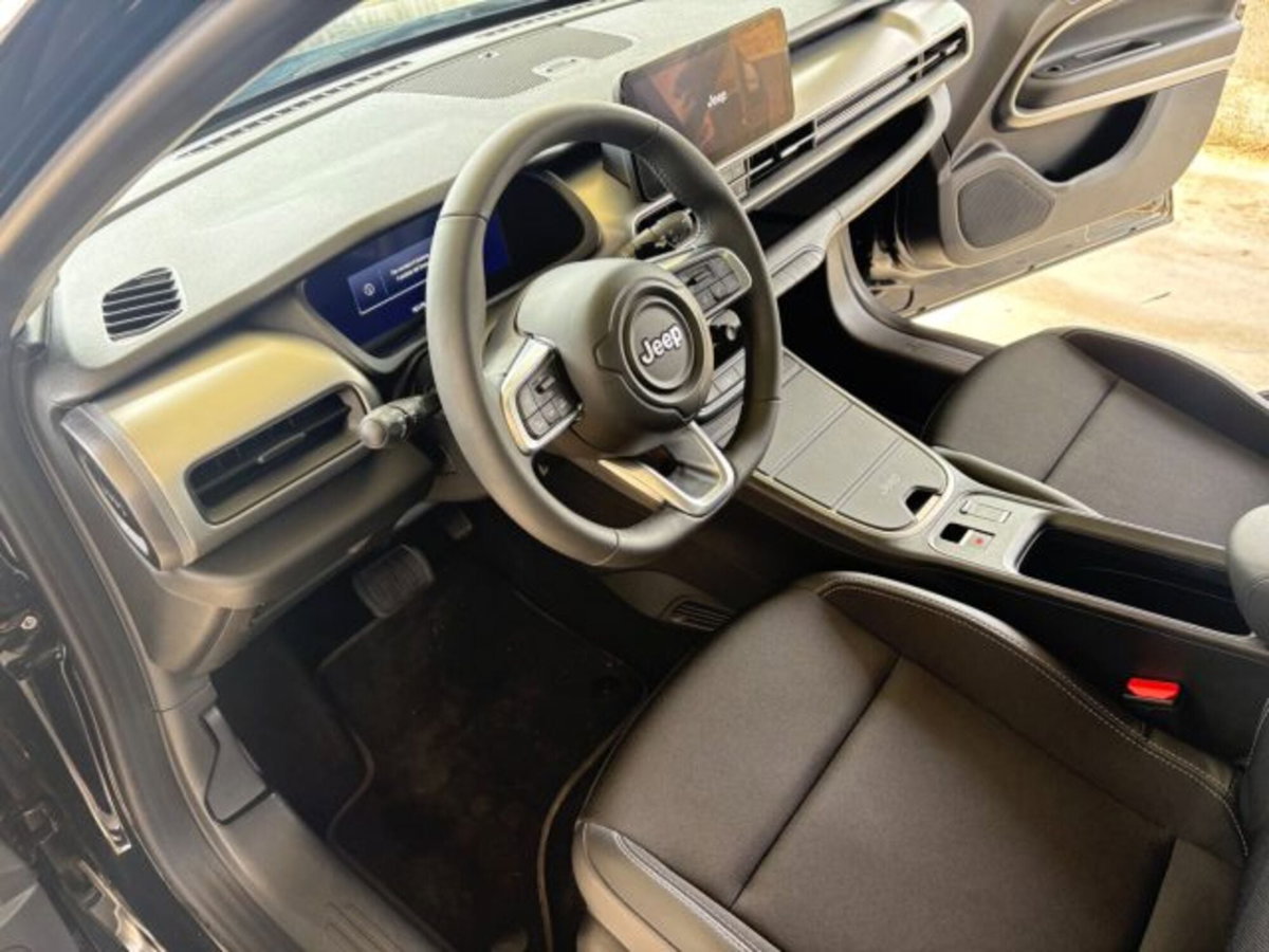 Jeep Avenger 1.2 turbo Summit fwd 100cv (14)