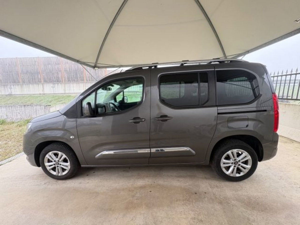 Toyota Proace City Verso City Verso 1.5D 100 CV S&S Short D Lounge (3)