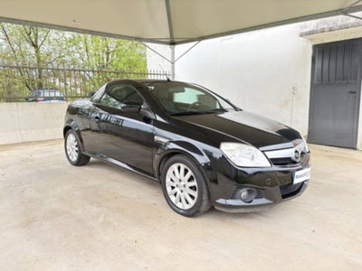 Opel Tigra TwinTop 1.4 16V Enjoy (3)