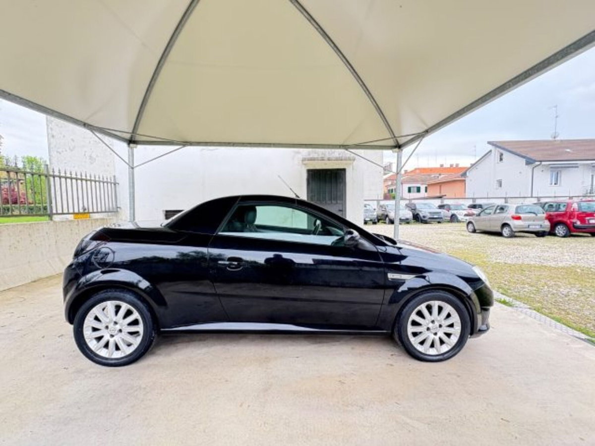 Opel Tigra TwinTop 1.4 16V Enjoy (8)