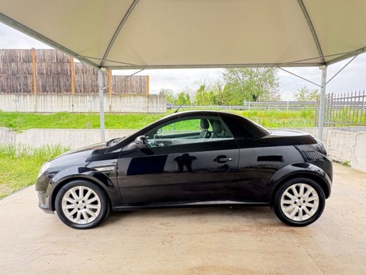 Opel Tigra TwinTop 1.4 16V Enjoy (9)