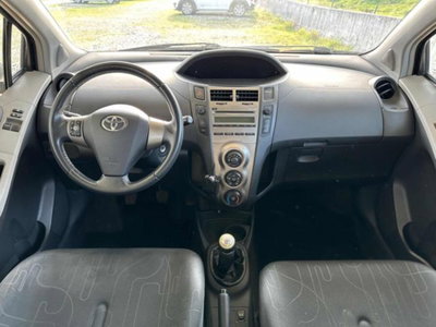 Toyota Yaris 1.0 3 porte (13)