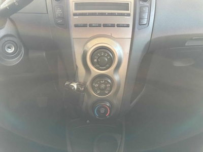 Toyota Yaris 1.0 3 porte (14)