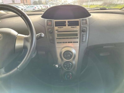 Toyota Yaris 1.0 3 porte (15)