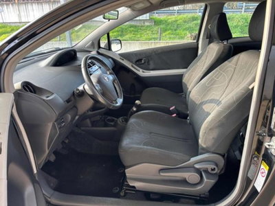 Toyota Yaris 1.0 3 porte (17)