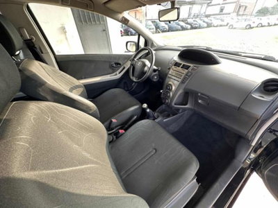 Toyota Yaris 1.0 3 porte (19)