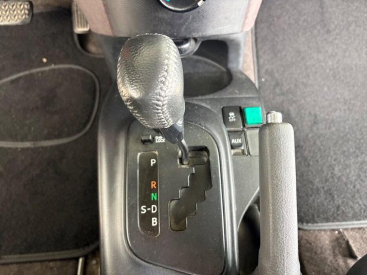 Toyota iQ 1.0 CVT Lounge (11)