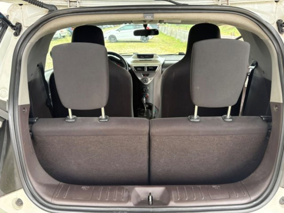Toyota iQ 1.0 CVT Lounge (19)