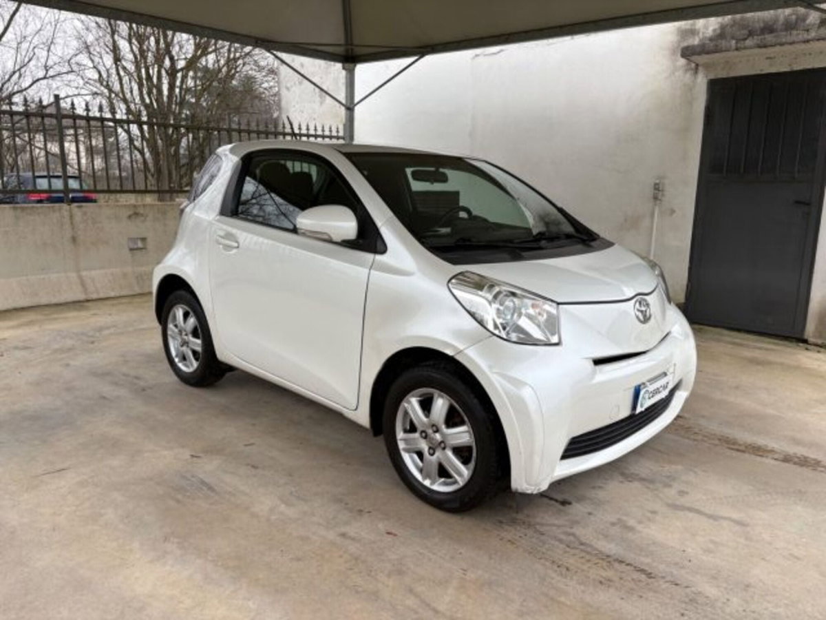 Toyota iQ 1.0 CVT Lounge (3)
