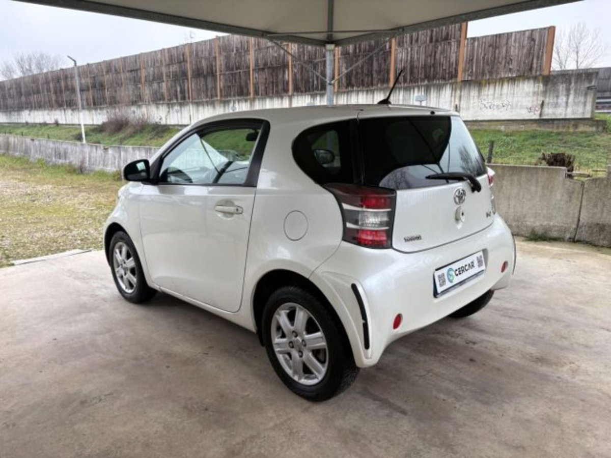 Toyota iQ 1.0 CVT Lounge (4)