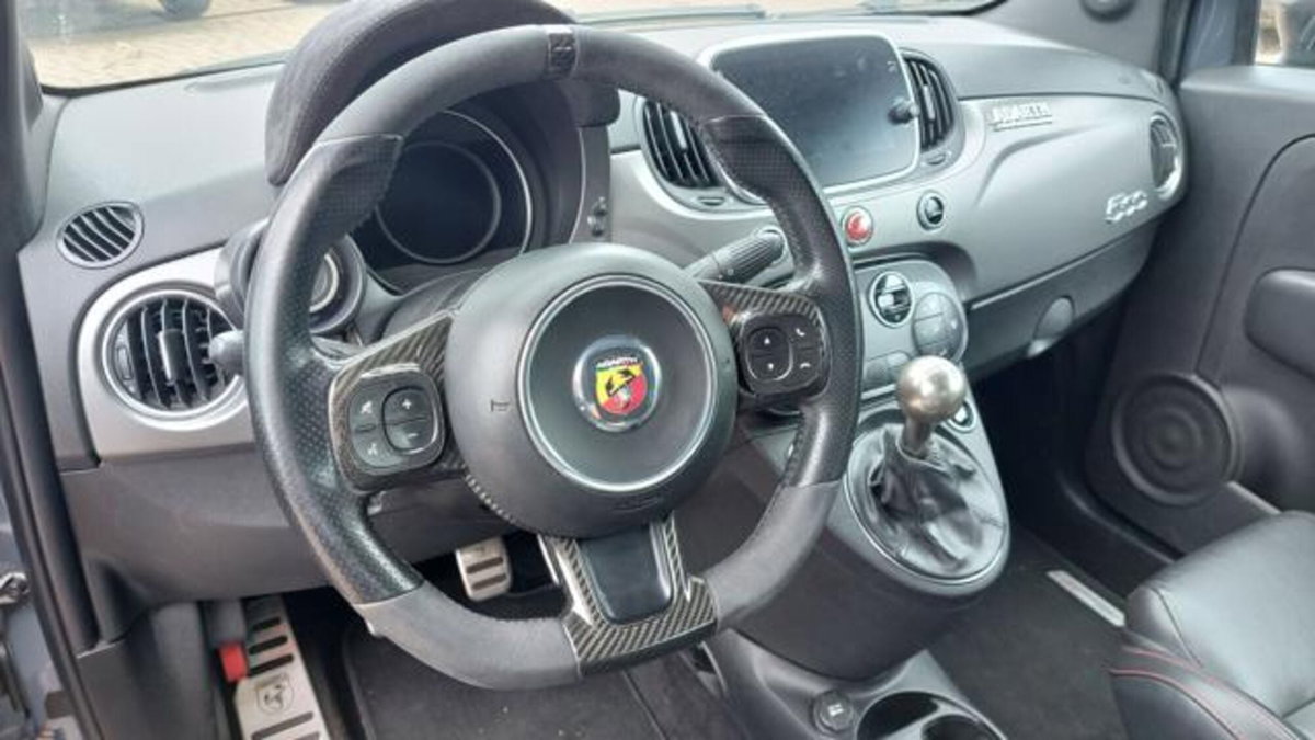 Abarth 695 695 1.4 Turbo T-Jet XSR Yamaha Limited Edition (10)