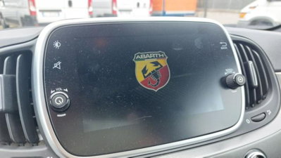 Abarth 695 695 1.4 Turbo T-Jet XSR Yamaha Limited Edition (13)