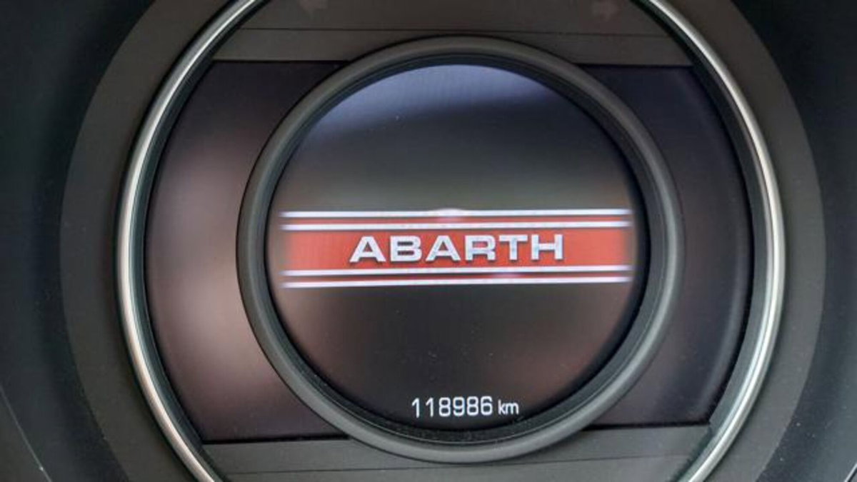 Abarth 695 695 1.4 Turbo T-Jet XSR Yamaha Limited Edition (14)