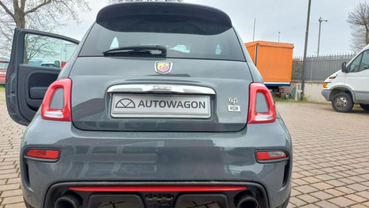 Abarth 695 695 1.4 Turbo T-Jet XSR Yamaha Limited Edition (19)