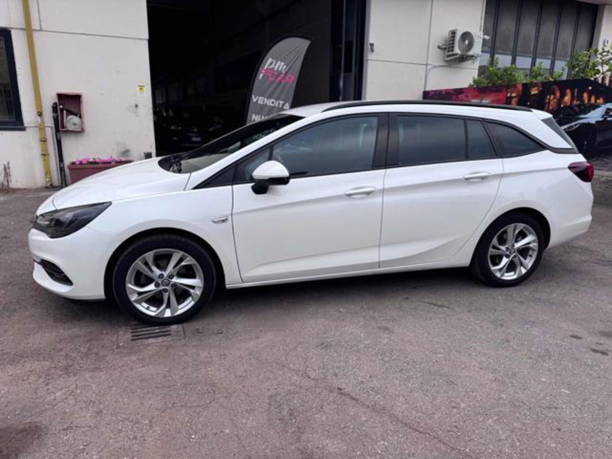 Opel Astra Station Wagon Sports 1.2 t GS s&s 130cv (4)