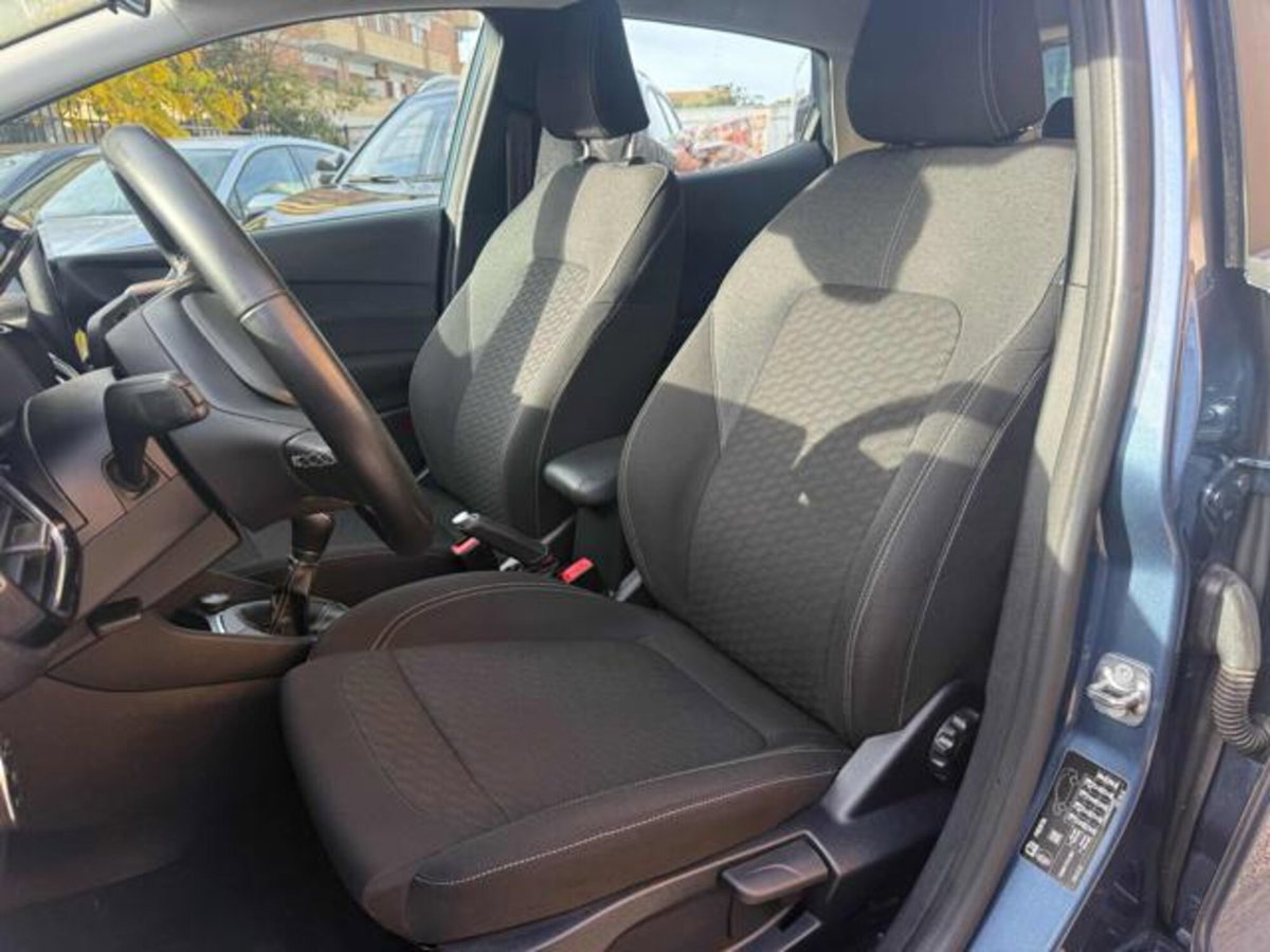 Ford Fiesta 1.1 75 CV 5 porte Titanium (10)