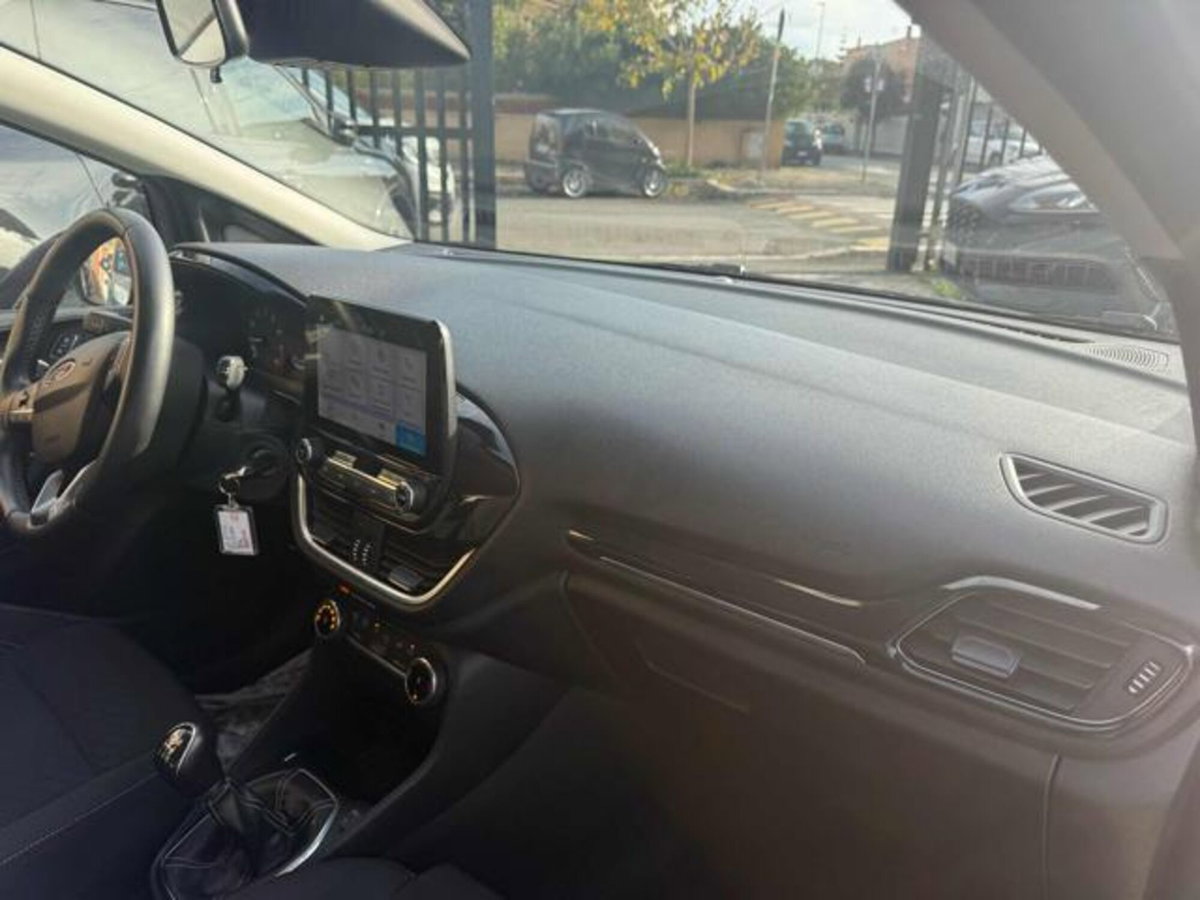 Ford Fiesta 1.1 75 CV 5 porte Titanium (8)
