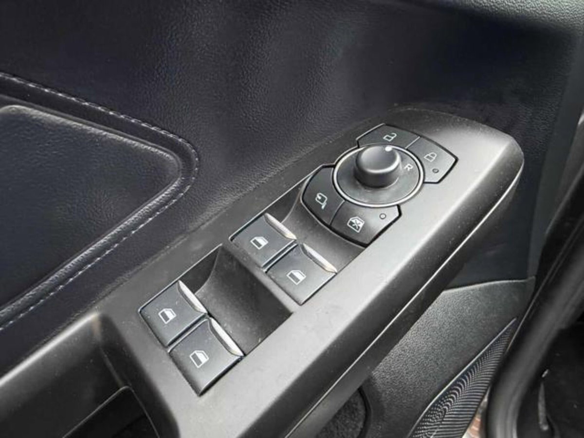 Ford Focus Station Wagon 1.5 EcoBlue 115 CV automatico SW ST-Line Design (8)