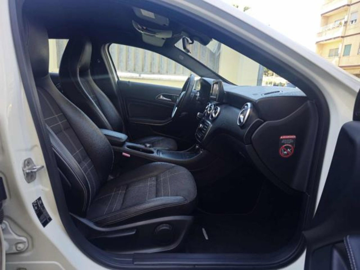 Mercedes-Benz Classe A 180 CDI BlueEFFICIENCY Automatic Sport (12)