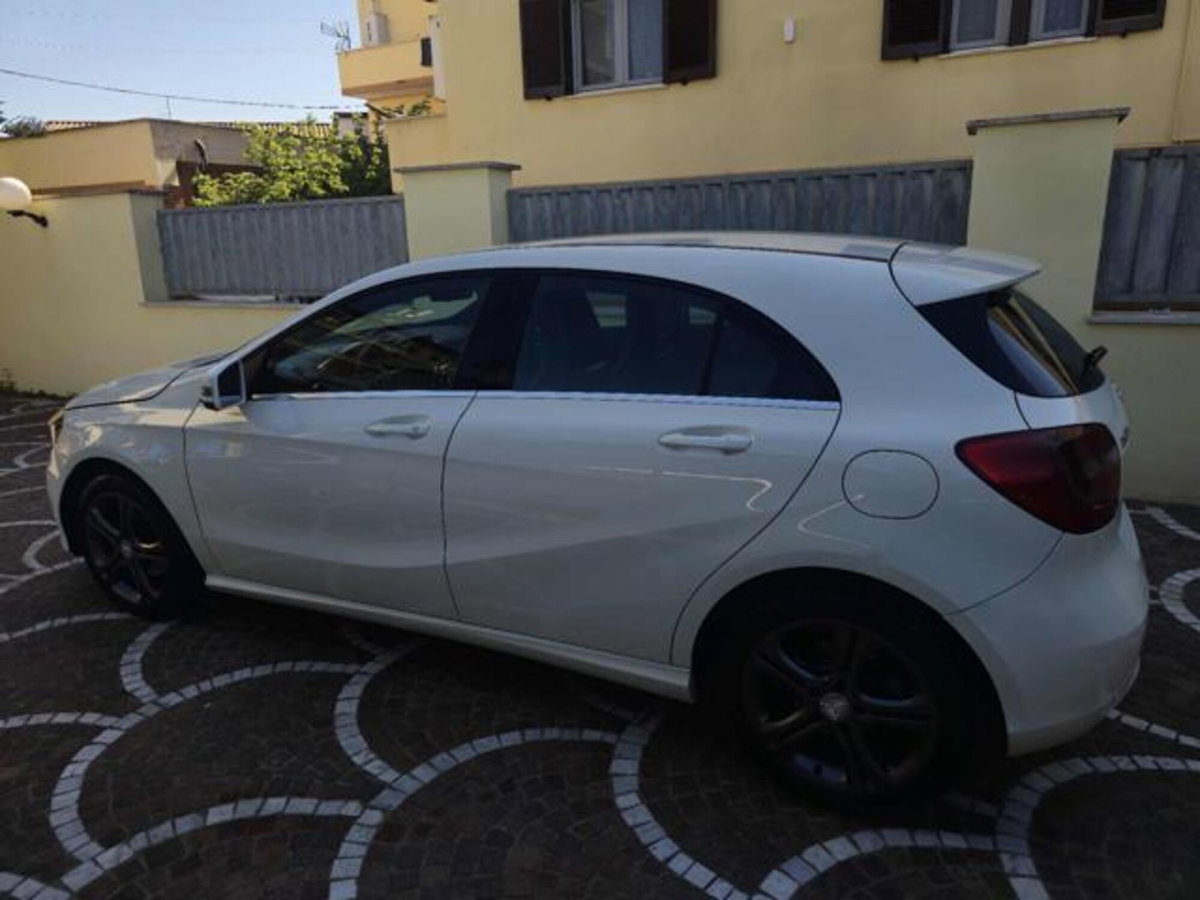 Mercedes-Benz Classe A 180 CDI BlueEFFICIENCY Automatic Sport (13)