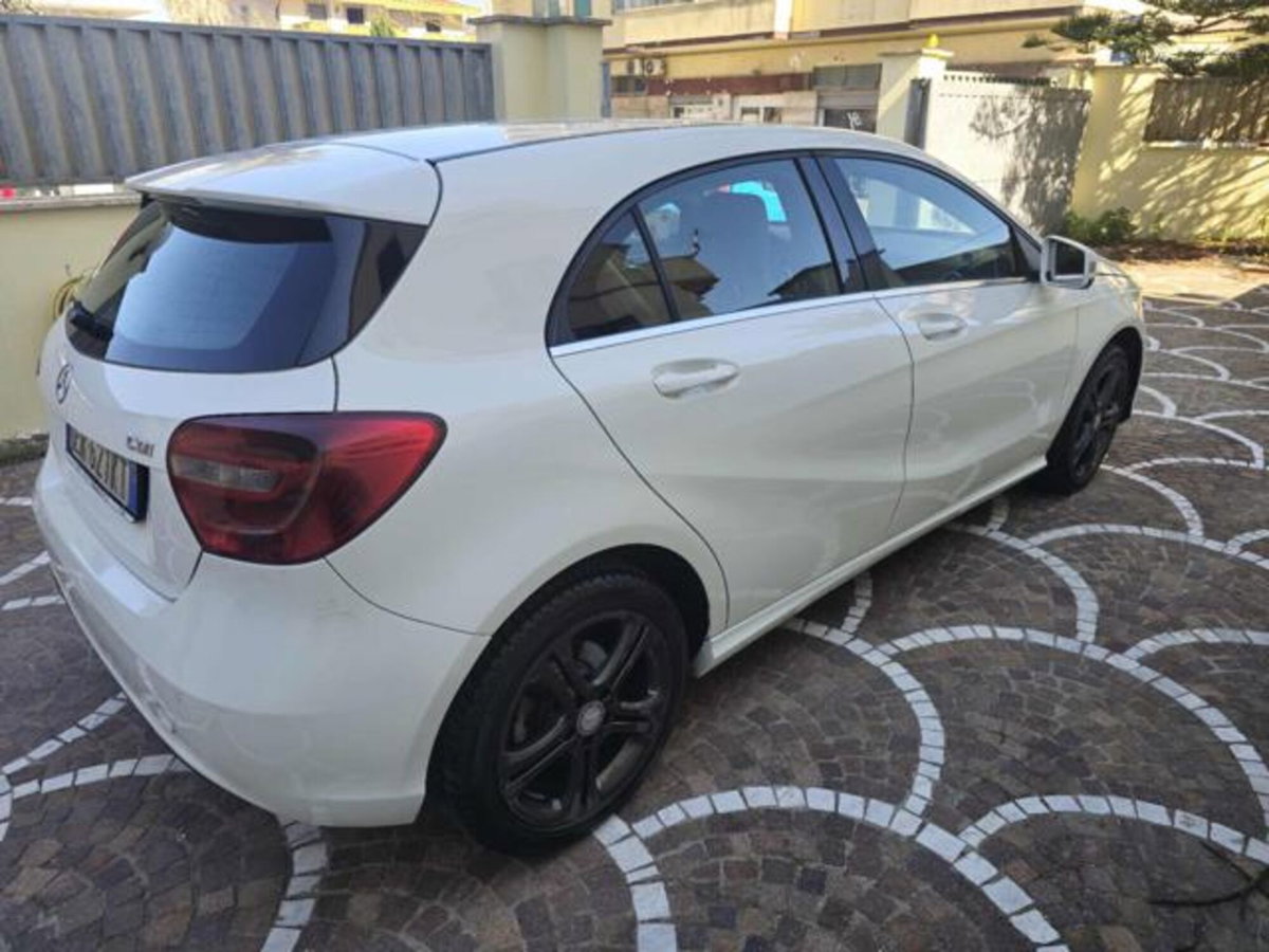 Mercedes-Benz Classe A 180 CDI BlueEFFICIENCY Automatic Sport (8)