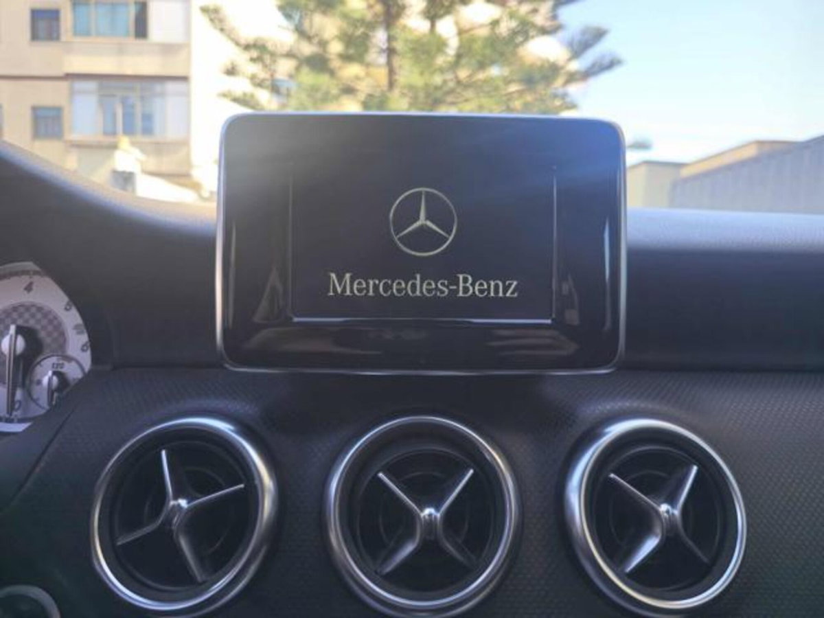 Mercedes-Benz Classe A 180 CDI BlueEFFICIENCY Automatic Sport (9)