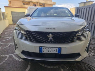 Peugeot 3008 Hybrid4 300 e-EAT8 GT (2)