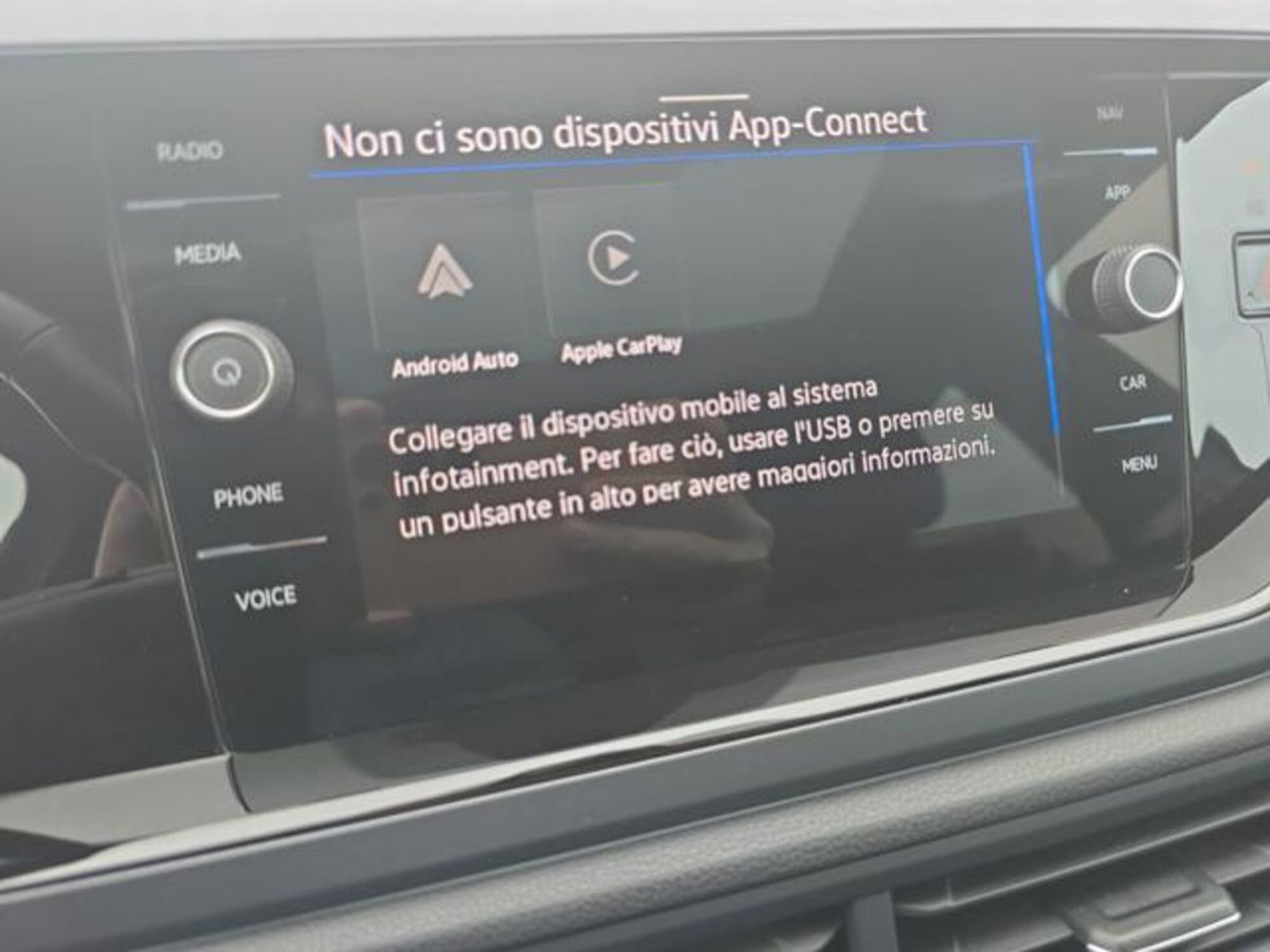 Volkswagen Taigo 1.0 tsi R-Line 115cv dsg (17)