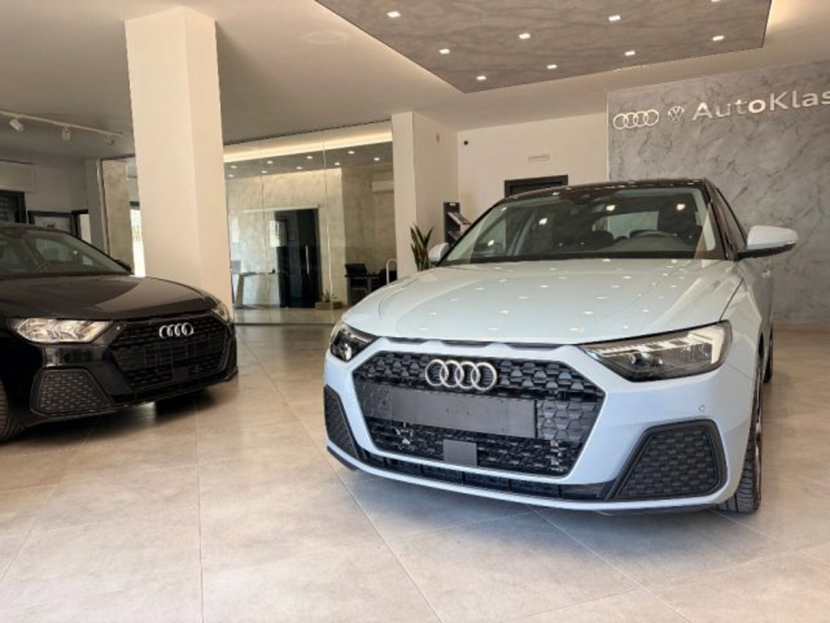Audi A1 Sportback 30 TFSI S tronic Identity Black (2)