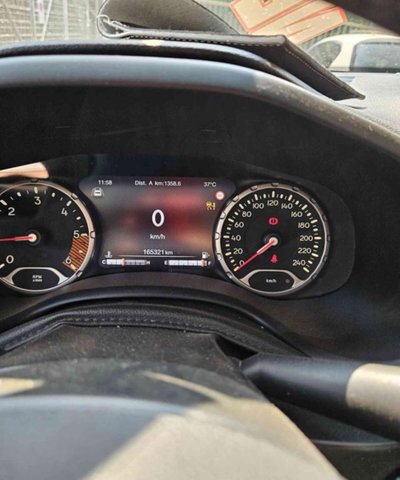 Jeep Renegade 1.6 Mjt DDCT 120 CV S (11)