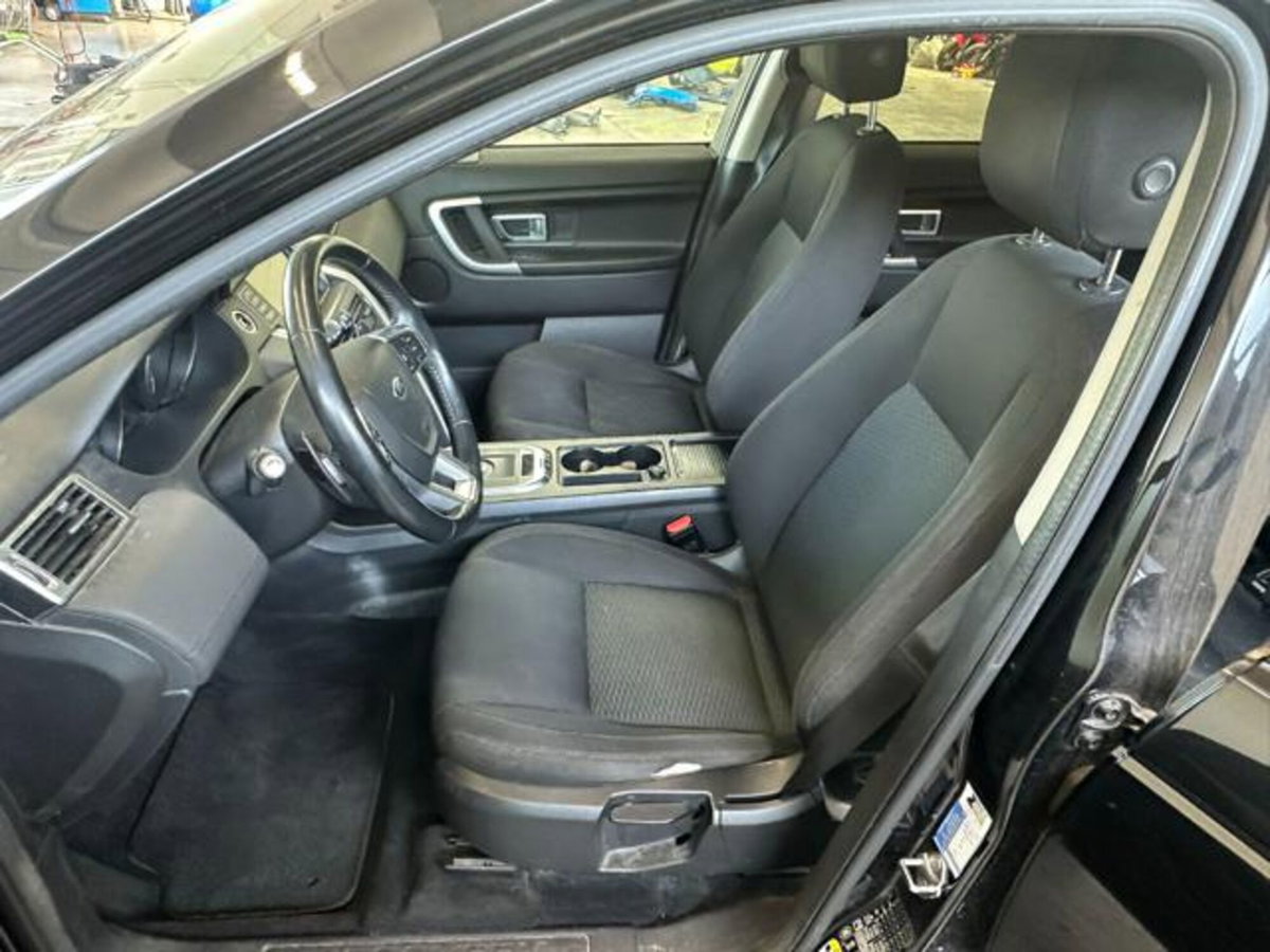 Land Rover Discovery Sport 2.0 TD4 150 CV SE (12)