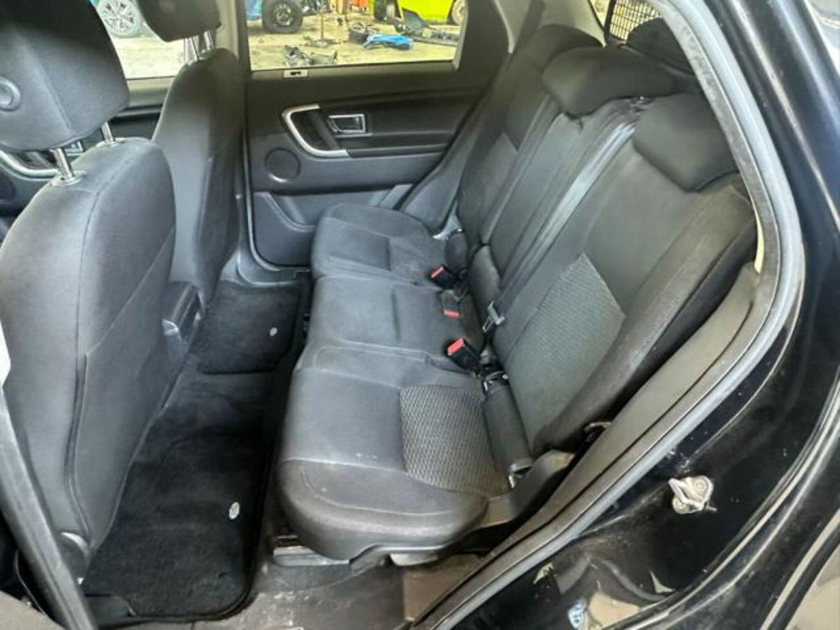 Land Rover Discovery Sport 2.0 TD4 150 CV SE (13)