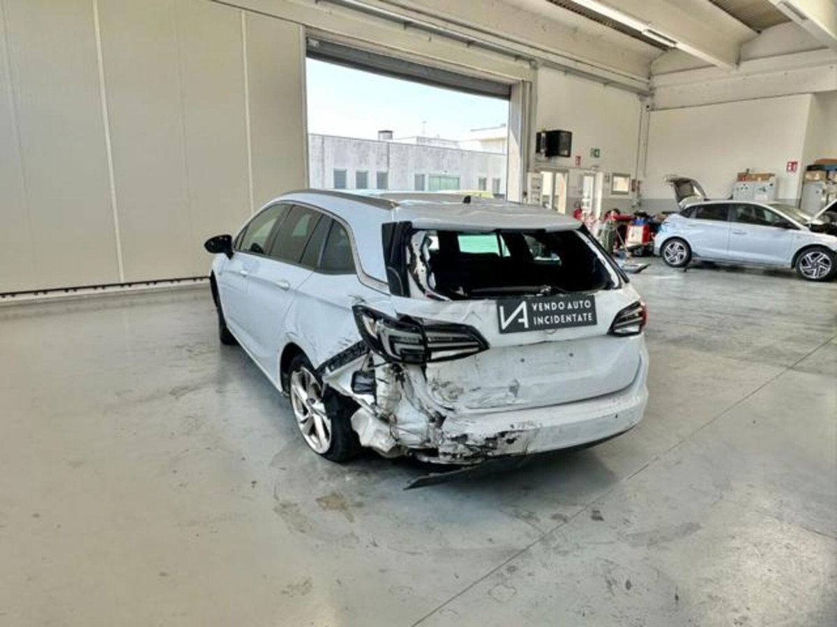 Opel Astra Station Wagon 1.2 Turbo 130 CV Sports Business Elegance (5)