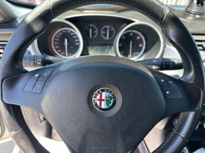 Alfa Romeo Giulietta 1.6 JTDm-2 Exclusive (15)