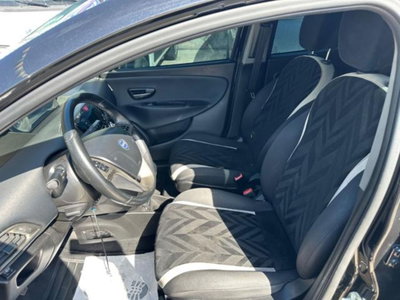 Lancia Ypsilon 1.2 69 CV 5 porte GPL Gold Plus (11)