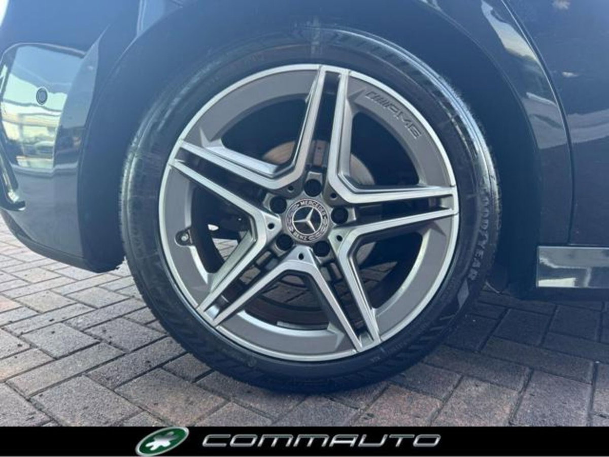 Mercedes-Benz Classe A Sedan 180 d Automatic 4p. Premium (11)