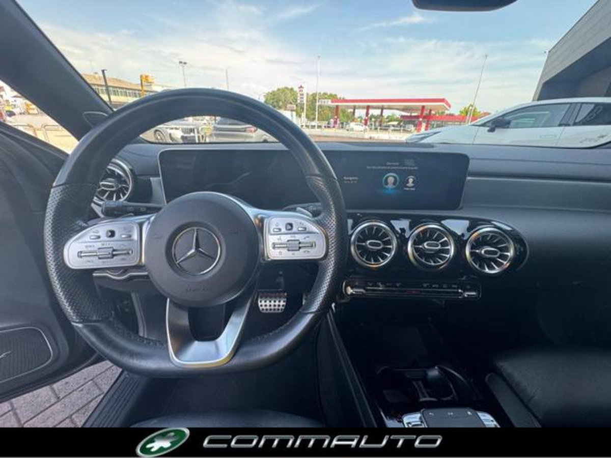 Mercedes-Benz Classe A Sedan 180 d Automatic 4p. Premium (14)