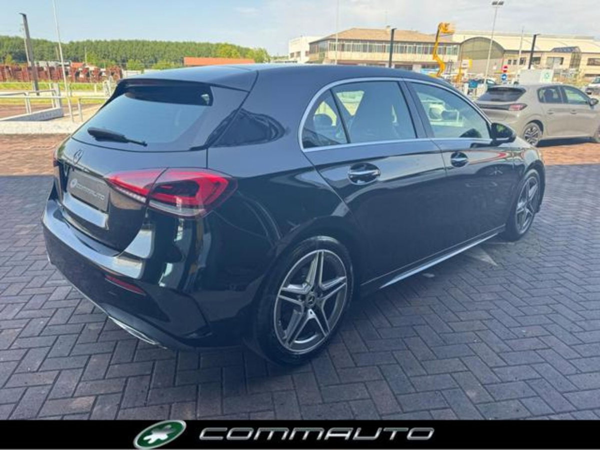Mercedes-Benz Classe A Sedan 180 d Automatic 4p. Premium (3)