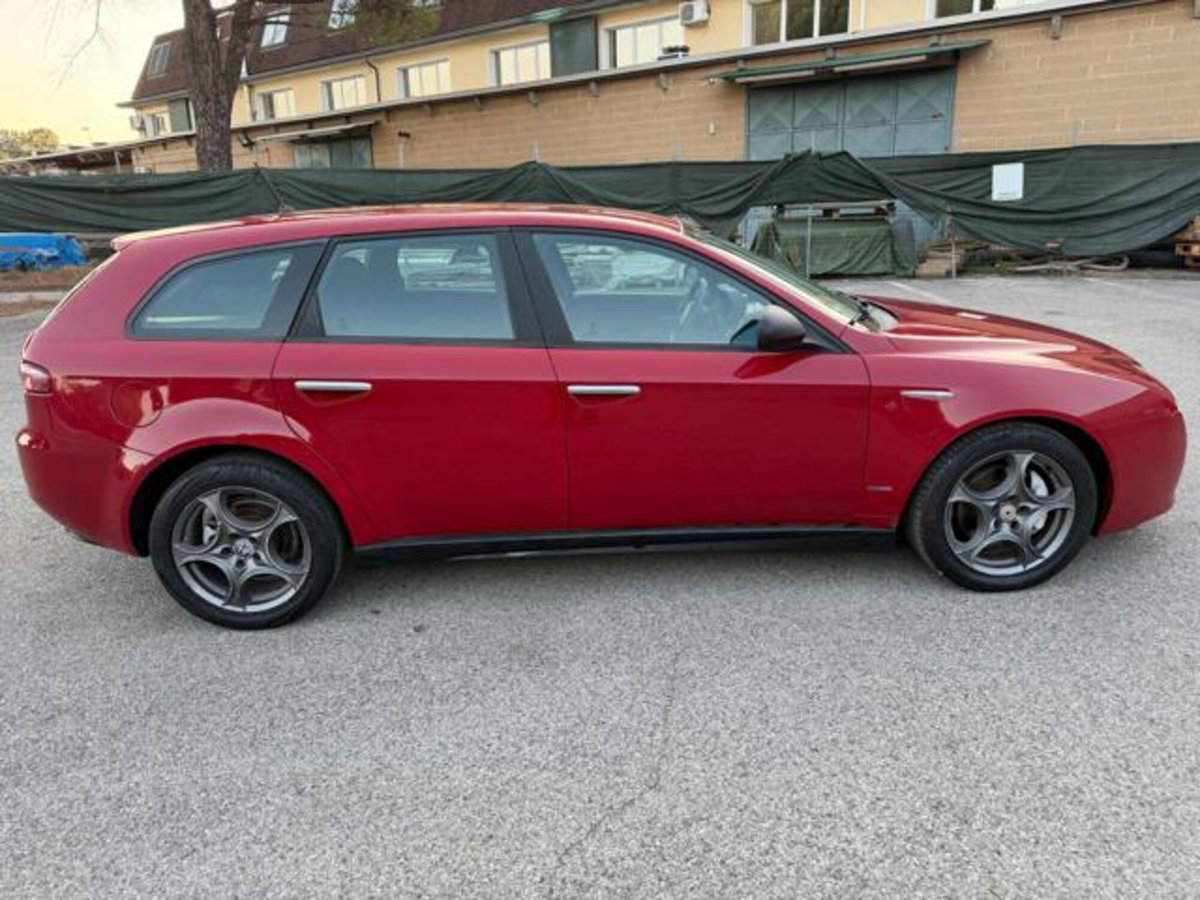 Alfa Romeo 159 SportWagon 2.0 JTDm 136 CV Sportwagon Super (11)