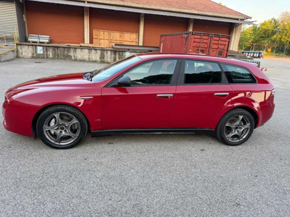 Alfa Romeo 159 SportWagon 2.0 JTDm 136 CV Sportwagon Super (4)
